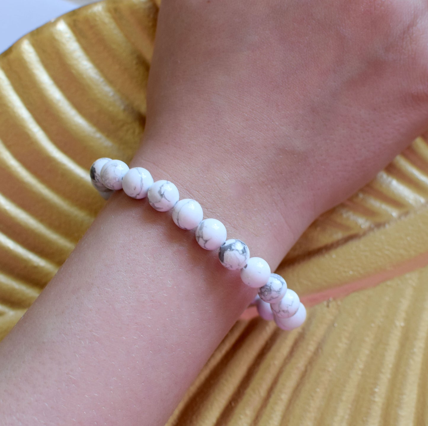 Fehér howlit karkötő