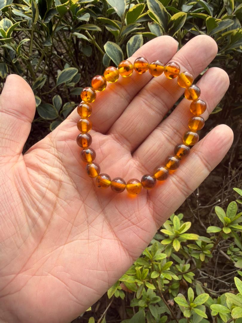 Borostyán karkötő